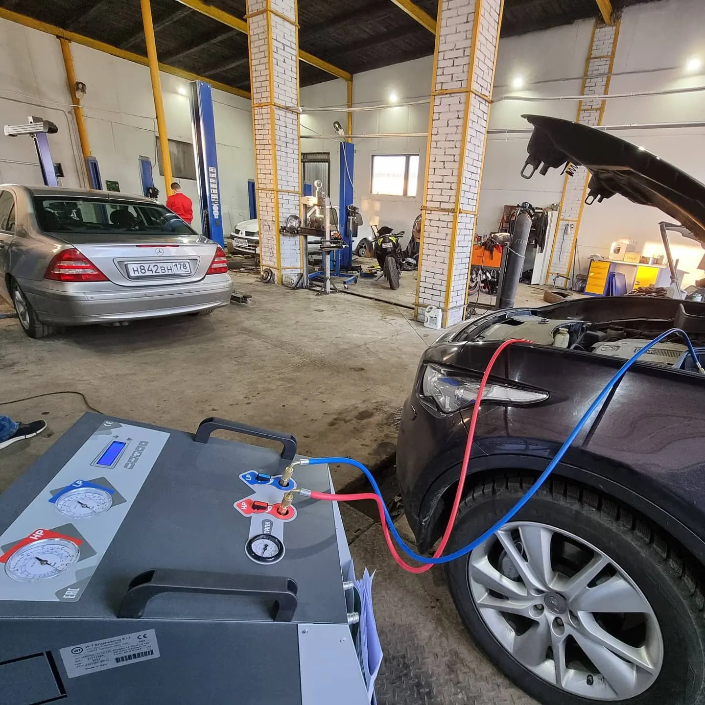 Детали мастерской Yosi Motors